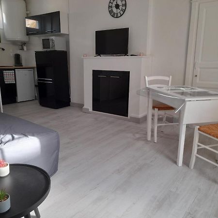 Promo Studio Wi-Fi A Courseulles-Sur-Mer Au 1Er Etage Exterior photo